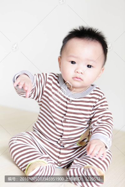 一個小男孩特寫肖像