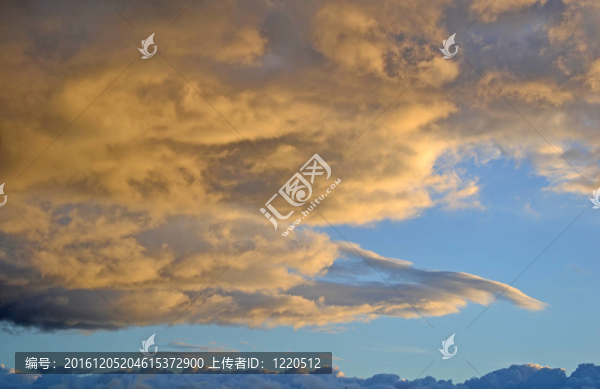 暴風(fēng)雨的天空