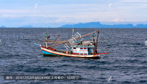 泰漁帆船在海上