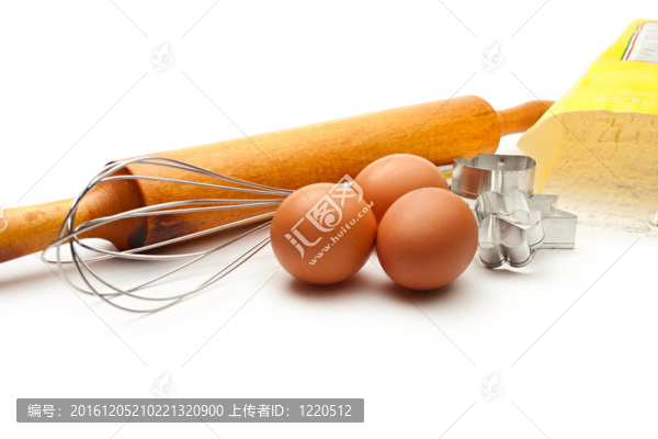 打蛋；雞蛋；面粉和餅干的形式