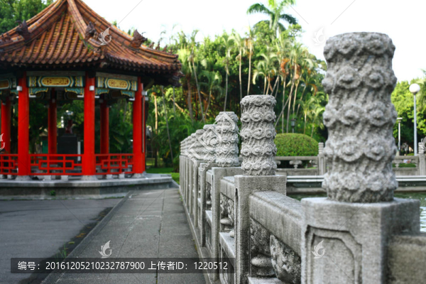 和平公園石柵欄