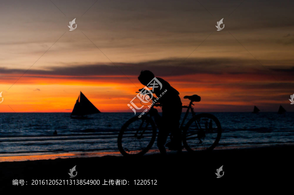 騎自行車的日落