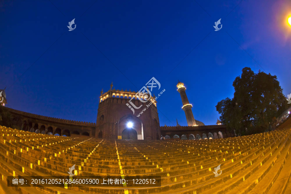 夜間賈瑪清真寺清真寺；老德令哈市；印度。