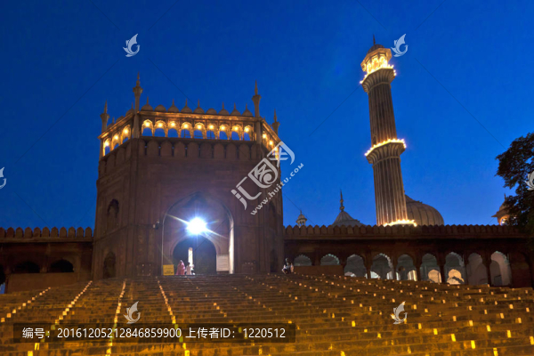 夜間賈瑪清真寺清真寺；老德令哈市；印度。