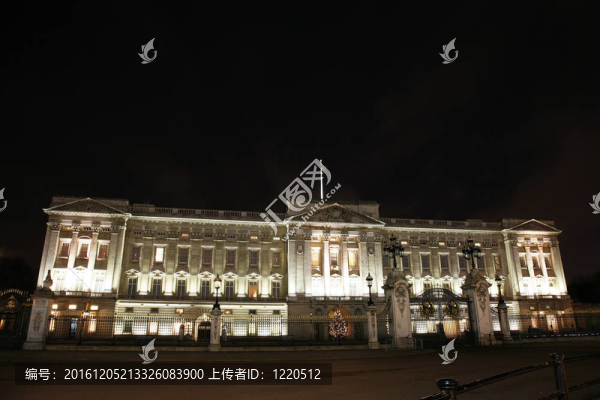 夜幕下的白金漢宮