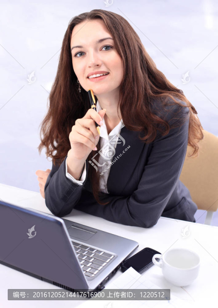 年輕漂亮的女商人的工作