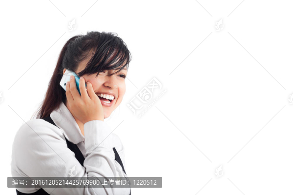 年輕快樂的女人在電話業(yè)務(wù)
