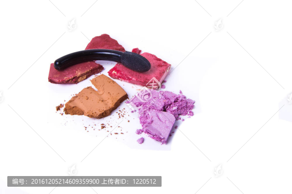 壓碎的眼影