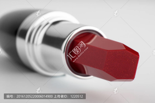 美麗的紅色唇膏