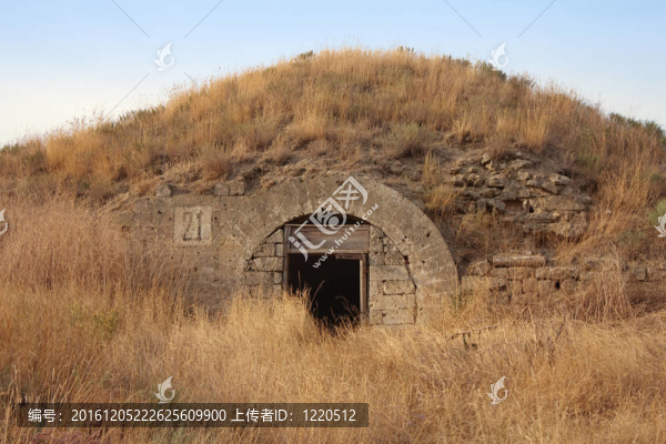 彈藥庫在刻赤古城堡；克里米亞