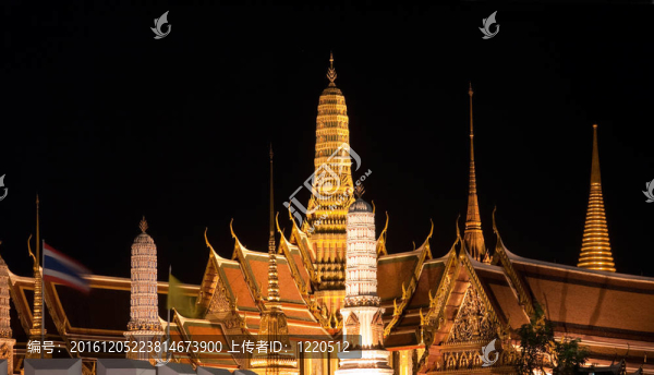 玉佛寺晚上在曼谷