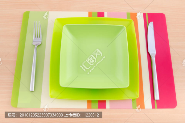 餐具上的餐具