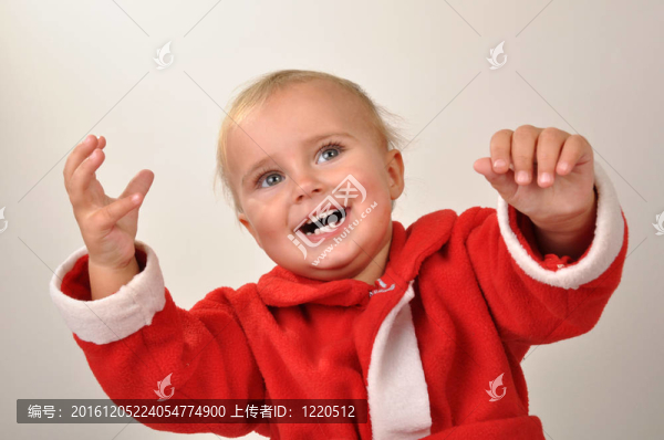 圣誕寶貝舉起手