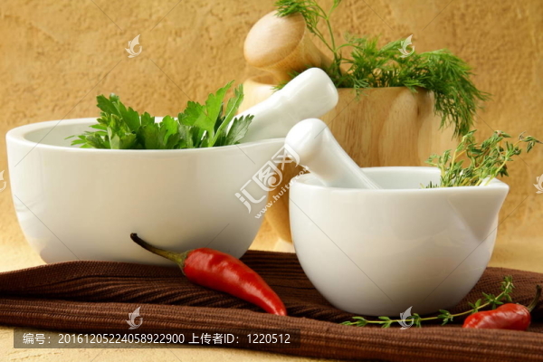 各種草的迫擊炮組