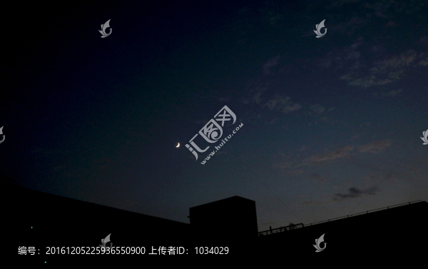 月