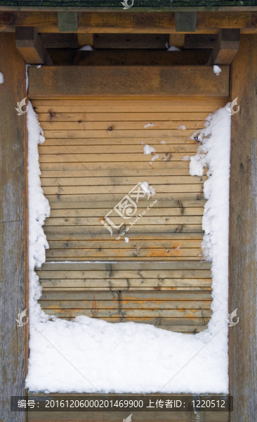 雪白的廣告牌