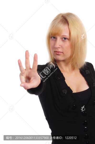 穿白色衣服的少女