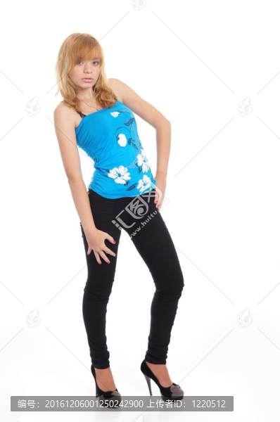 可愛的女孩站