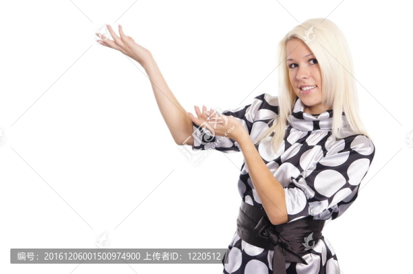 漂亮的金發(fā)碧眼的姿勢