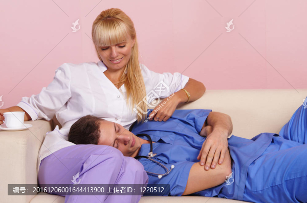 醫(yī)生們在吃午飯