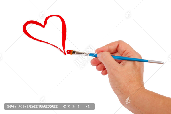手在白色背景上畫一顆紅色的心