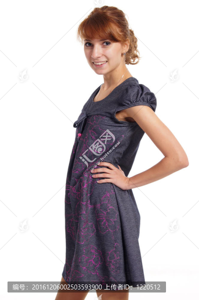 聰明的女孩在白色