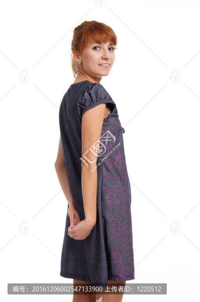 穿白色衣服的少女