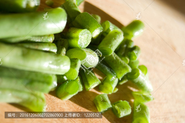 鮮綠豆切成片