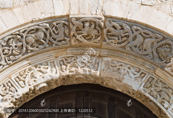 大教堂的門。Trani。Apulia。