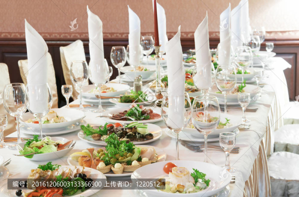 特寫(xiě)餐桌套