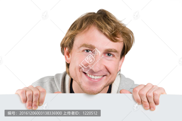 男子手持空白標(biāo)志