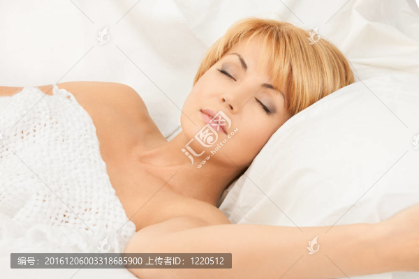 睡覺的女人