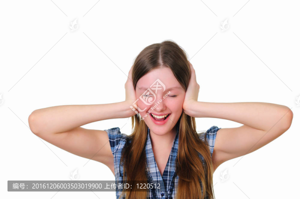 一個十幾歲的女孩在工作室