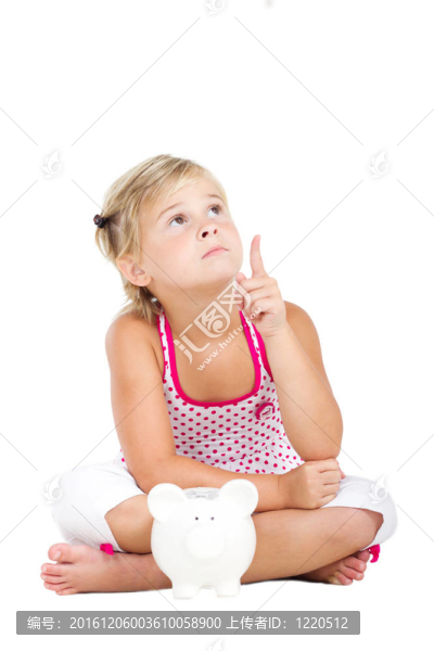 與儲(chǔ)蓄和指向的女孩
