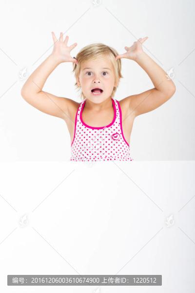 有趣的小女孩