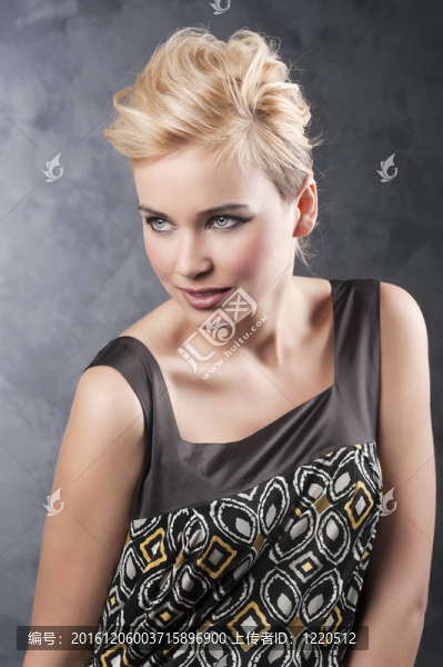 金發(fā)女郎