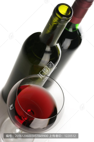 酒瓶和紅酒杯