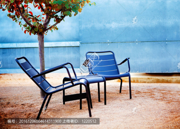 現(xiàn)代花園椅