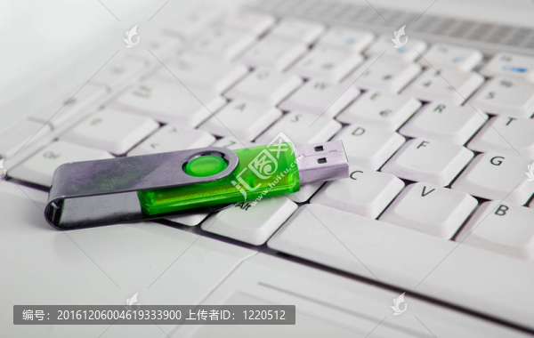 記憶棒和筆記本電腦
