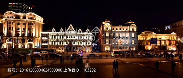 夜幕中的上海外灘建筑