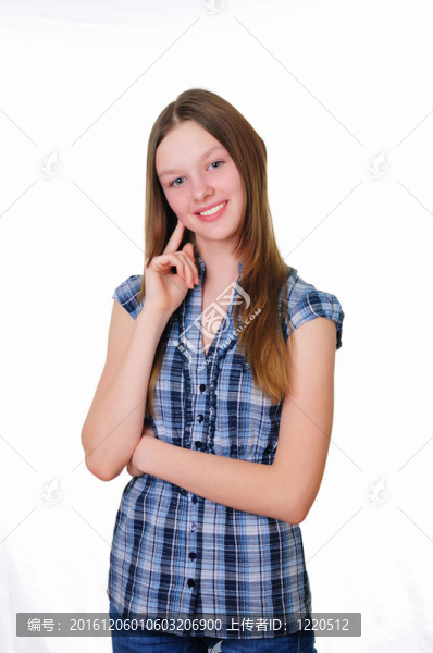 一個十幾歲的女孩在工作室