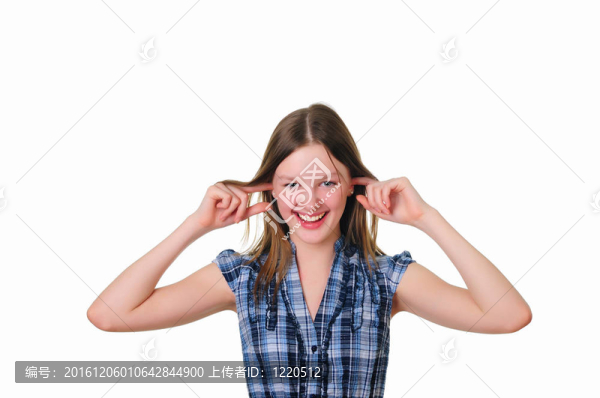 一個十幾歲的女孩在工作室