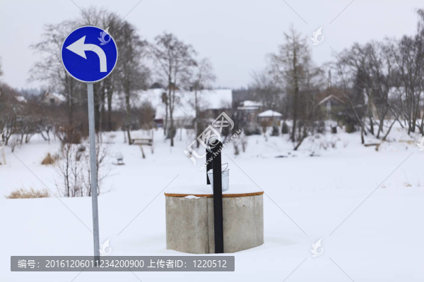 水泵；水井