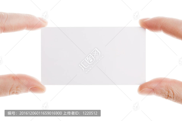 女性手中的名片