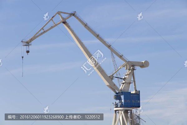 造船廠一臺吊車