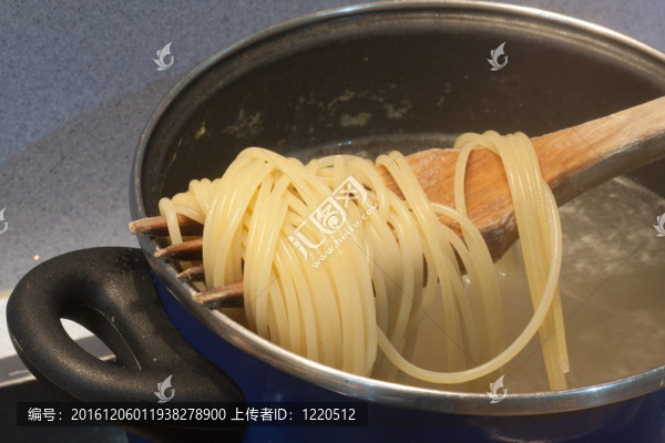 烹飪意大利面