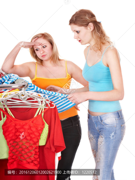 服裝店人群。