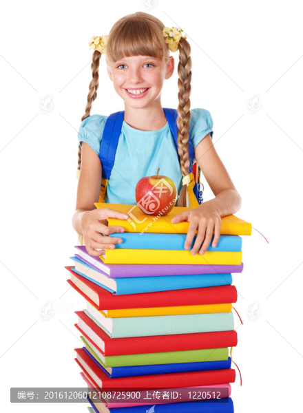 隨著書的背包抱樁的女生。