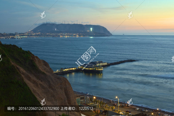 利馬海岸線(xiàn)；秘魯