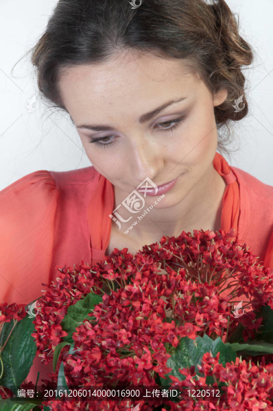 女孩和花
